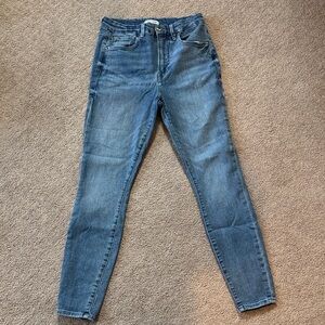 Good American Good Waist Light Blue Skinny Jeans